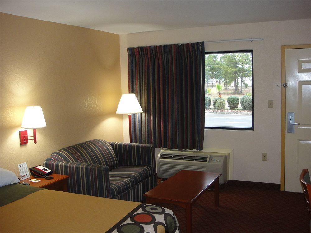 Super 8 By Wyndham Prattville Montgomery Exterior photo