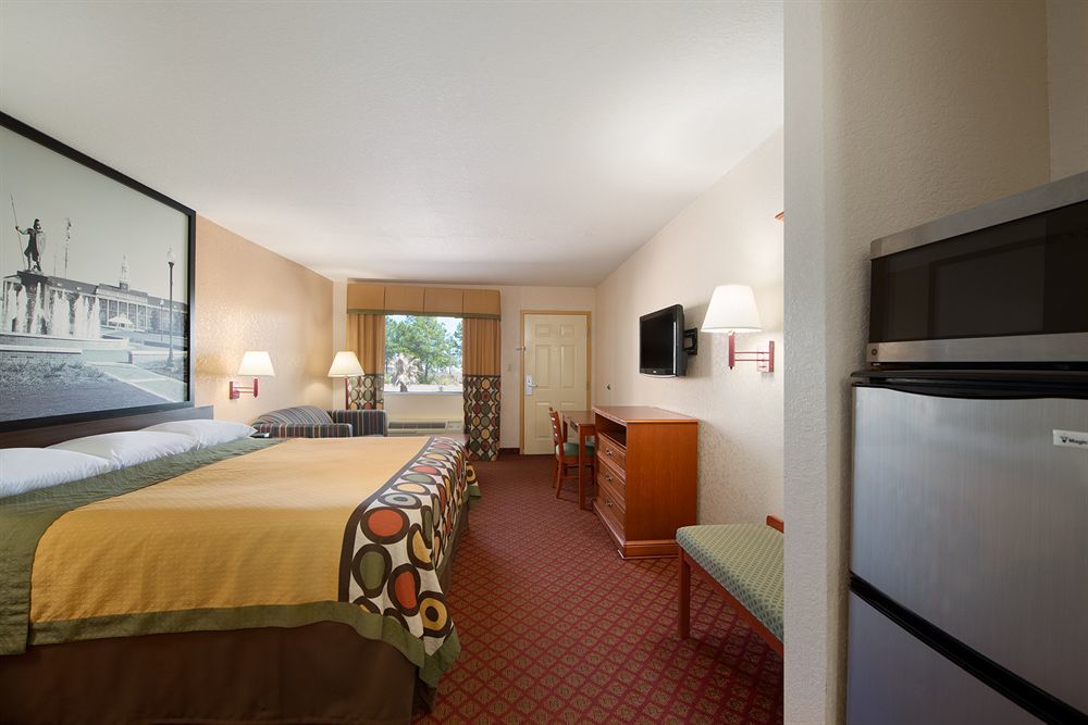 Super 8 By Wyndham Prattville Montgomery Exterior photo
