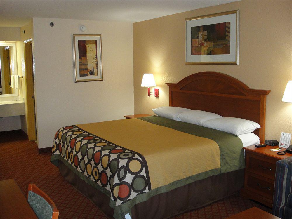 Super 8 By Wyndham Prattville Montgomery Exterior photo